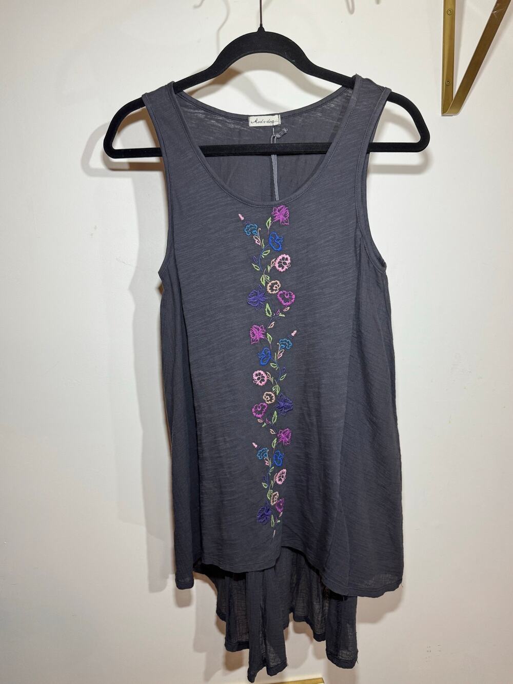MODODOC Cotton Embroidered Tank Top
